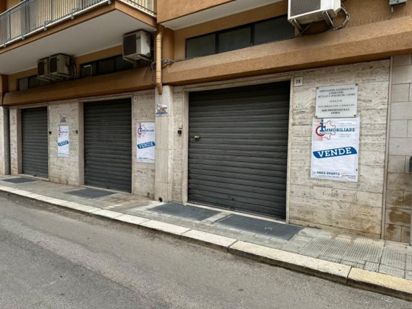 negozio in vendita ad Andria in zona Centro Storico