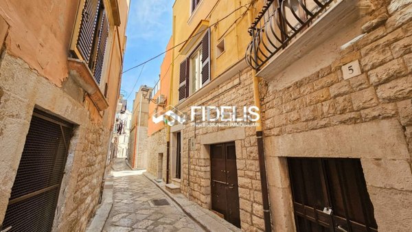 casa indipendente in vendita ad Andria in zona Centro Storico