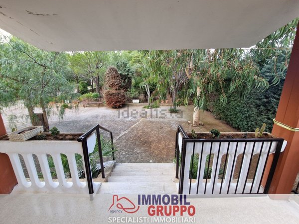 casa indipendente in vendita ad Andria in zona Castel del Monte