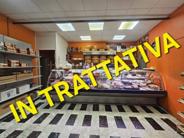 negozio in vendita ad Andria