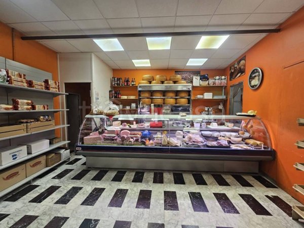 negozio in vendita ad Andria