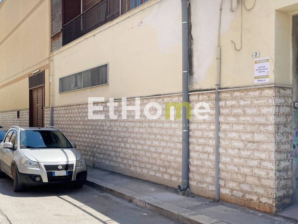 negozio in vendita ad Andria