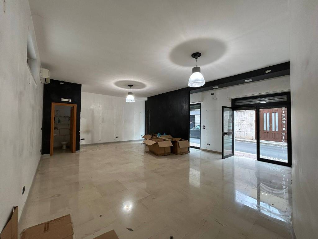 negozio in vendita ad Andria in zona Centro Storico