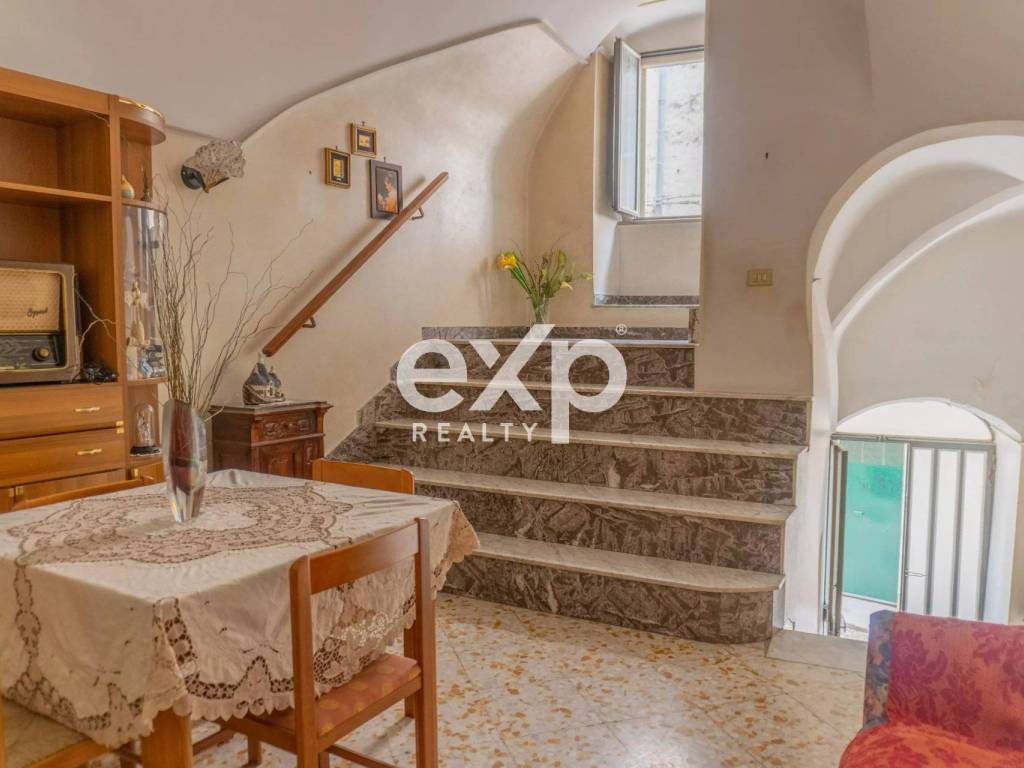 casa indipendente in vendita ad Andria in zona Centro Storico