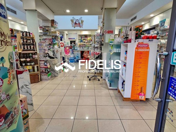 negozio in vendita ad Andria