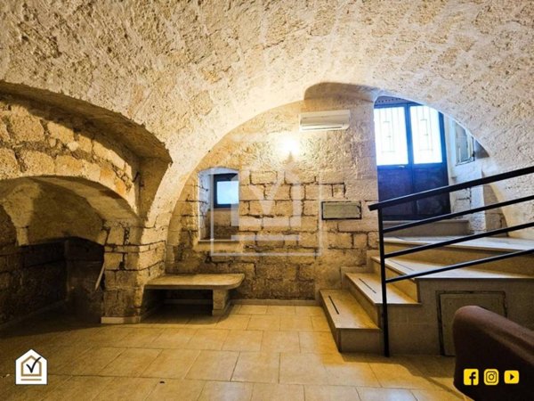 casa indipendente in vendita ad Andria in zona Centro Storico