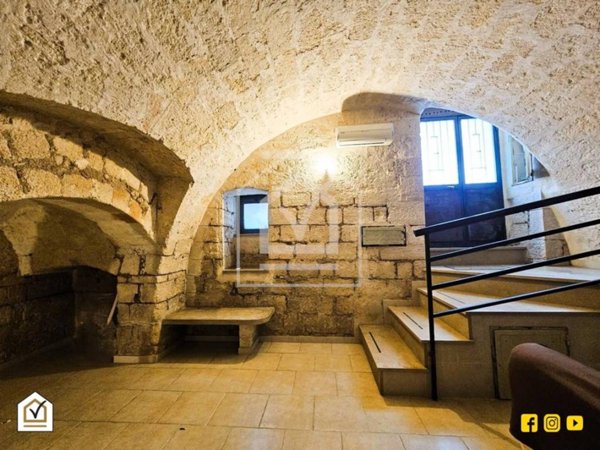 casa indipendente in vendita ad Andria in zona Centro Storico