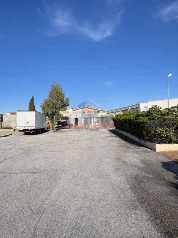 capannone in vendita ad Andria