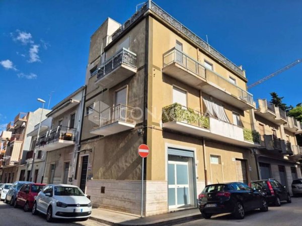 negozio in vendita ad Andria in zona Centro Storico