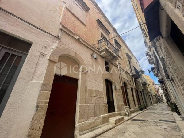 casa indipendente in vendita ad Andria in zona Centro Storico