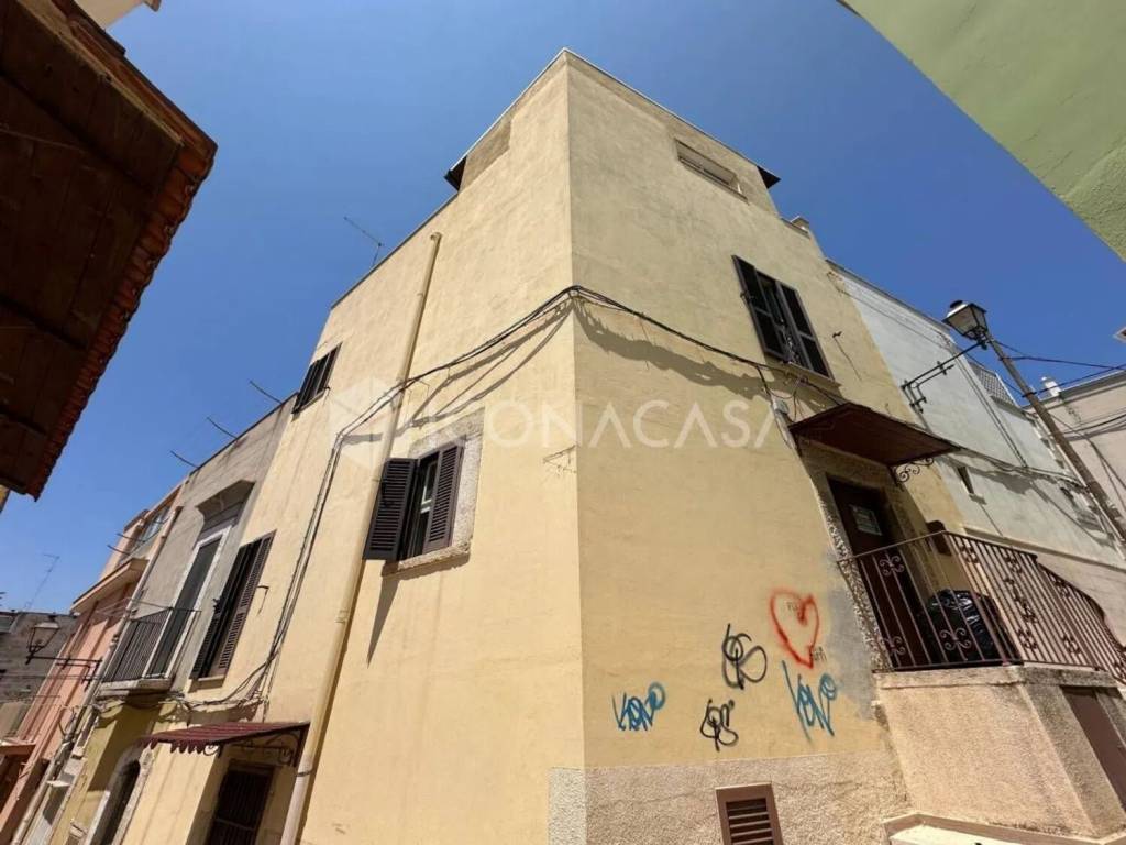 casa indipendente in vendita ad Andria in zona Centro Storico
