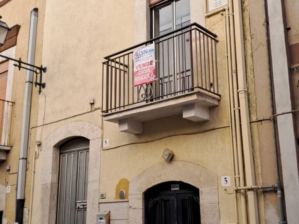 casa indipendente in vendita ad Andria in zona Centro Storico