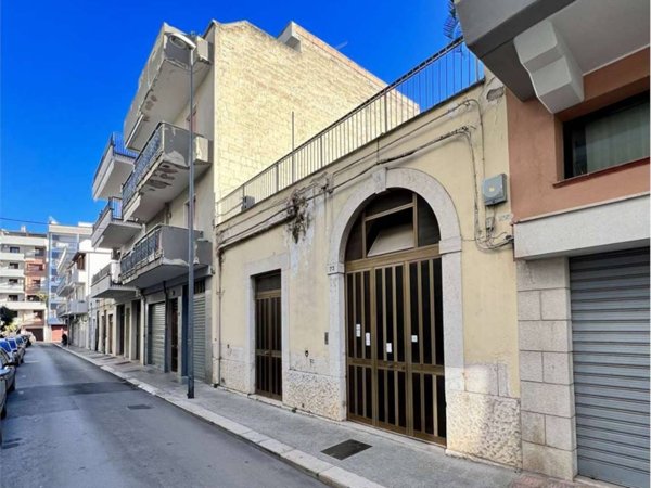 casa indipendente in vendita ad Andria in zona Centro Storico