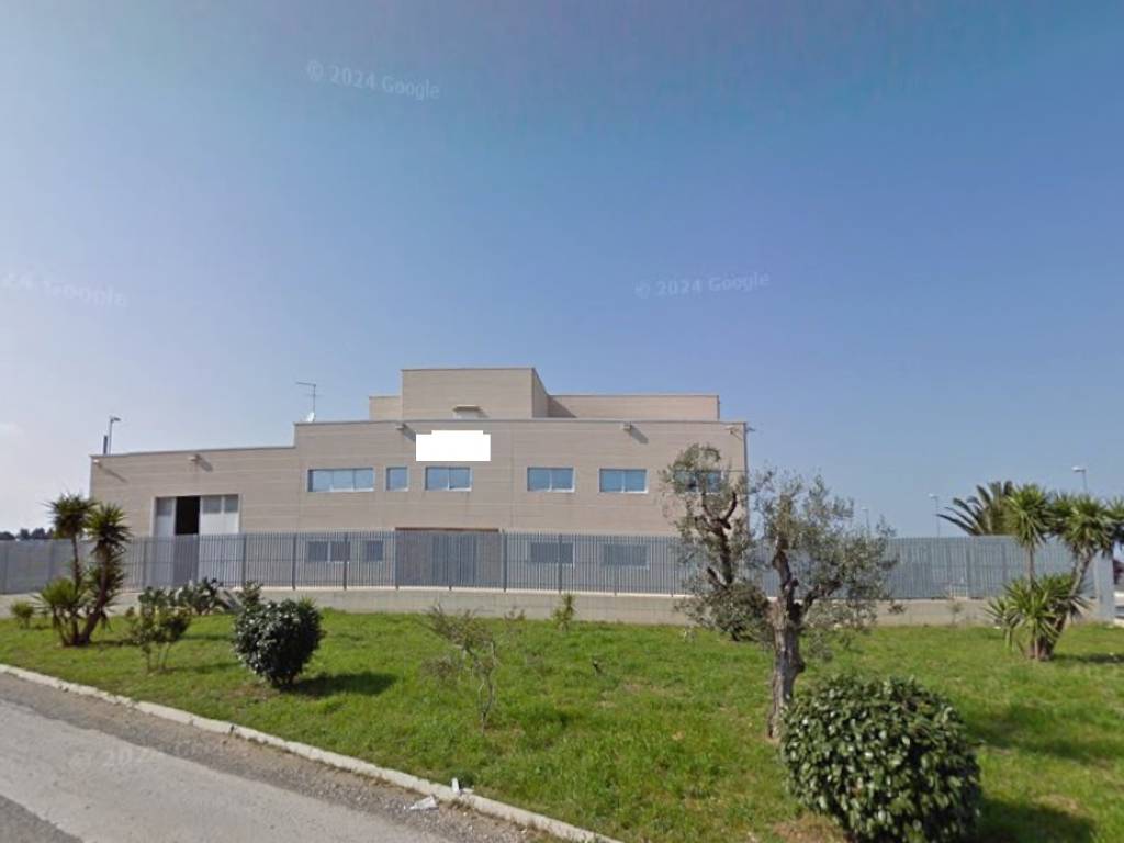 locale commerciale in vendita ad Andria