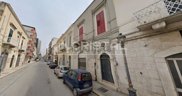 locale commerciale in vendita ad Andria