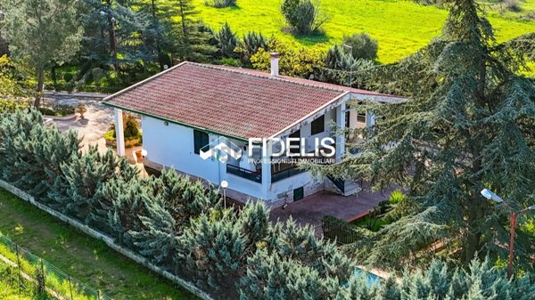 casa indipendente in vendita ad Andria in zona Castel del Monte