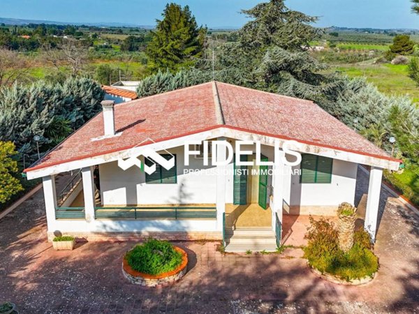 casa indipendente in vendita ad Andria in zona Castel del Monte