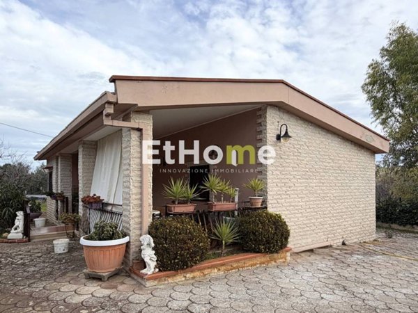 casa indipendente in vendita ad Andria in zona Montegrosso