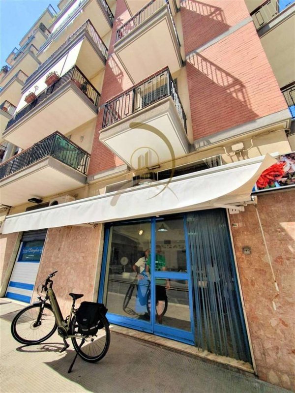 locale commerciale in vendita ad Andria