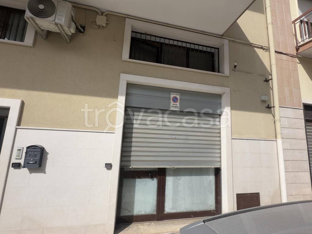 negozio in vendita ad Andria