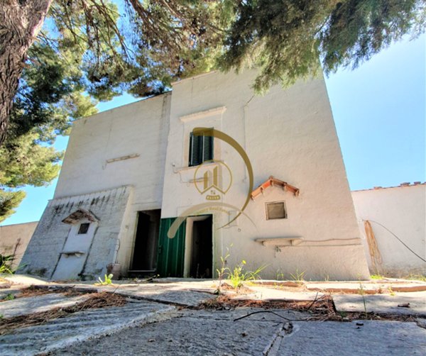casa indipendente in vendita ad Andria in zona Castel del Monte