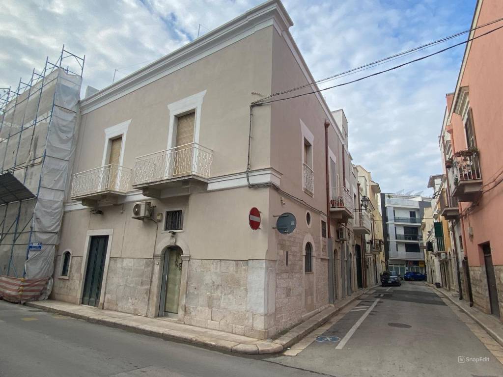 negozio in vendita ad Andria