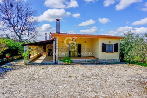 casa indipendente in vendita ad Andria in zona Montegrosso