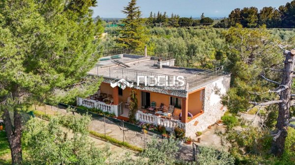 casa indipendente in vendita ad Andria in zona Castel del Monte