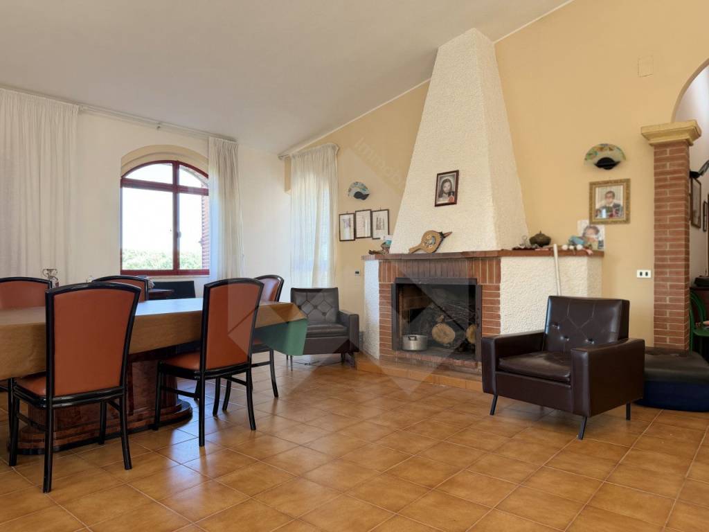 casa indipendente in vendita ad Andria in zona Castel del Monte