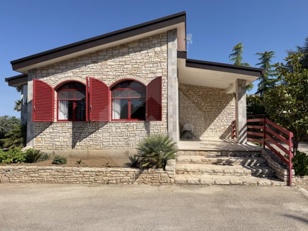 casa indipendente in vendita ad Andria