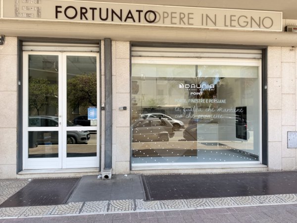 negozio in vendita ad Andria