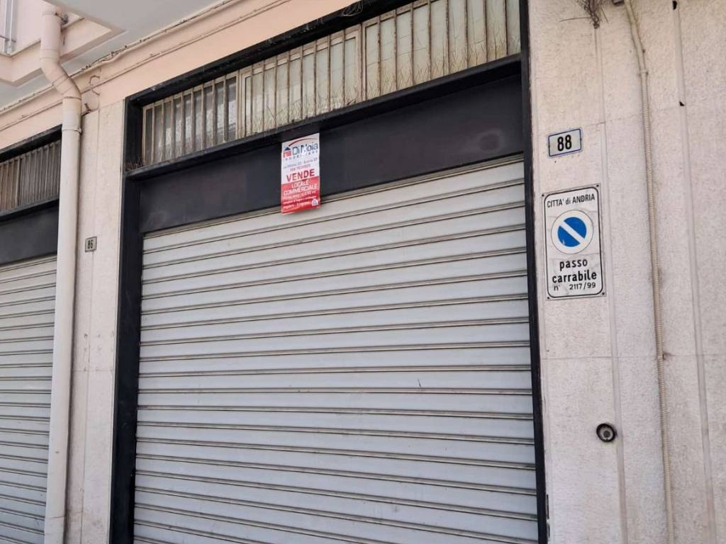 negozio in vendita ad Andria