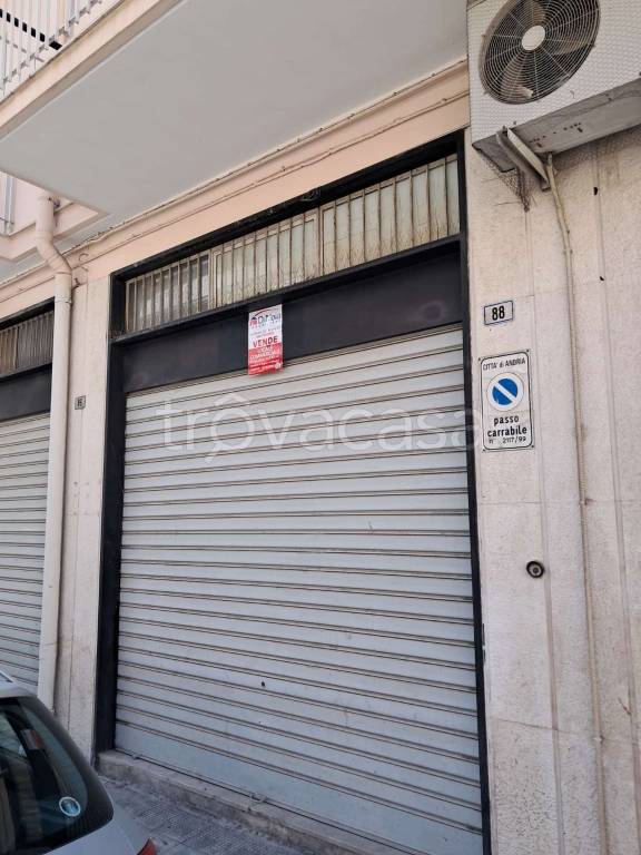 negozio in vendita ad Andria