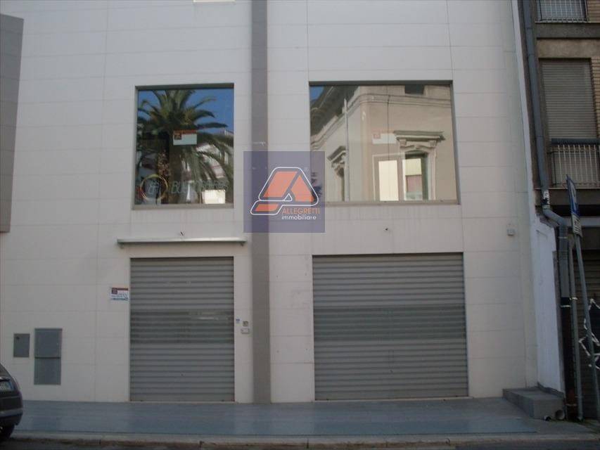 negozio in vendita ad Andria