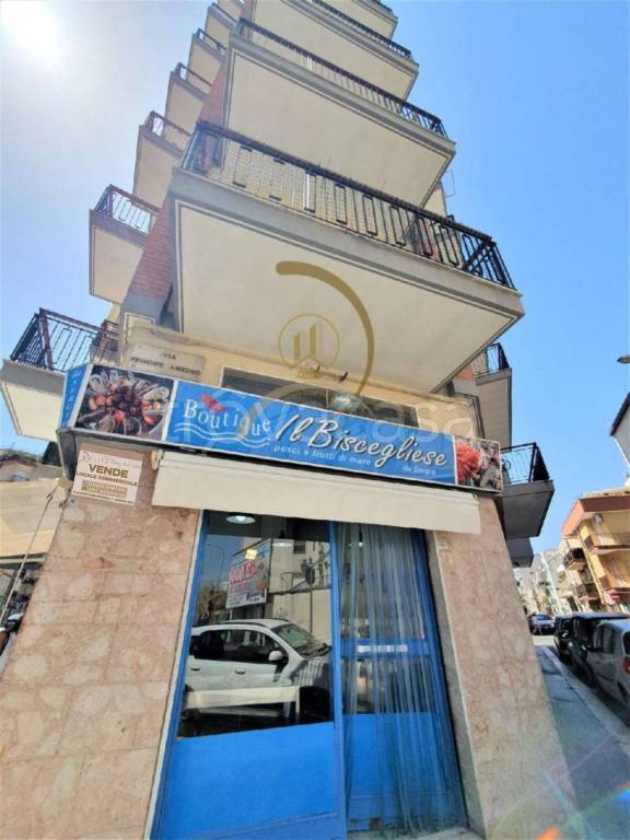 negozio in vendita ad Andria