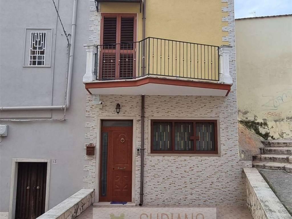 casa indipendente in vendita ad Andria in zona Centro Storico