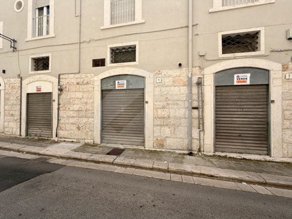 negozio in vendita ad Andria