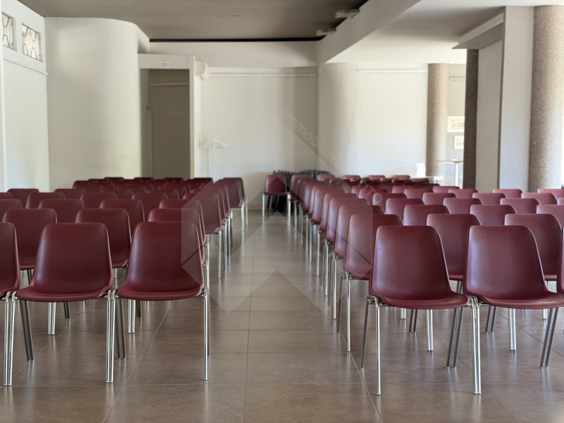 negozio in vendita ad Andria