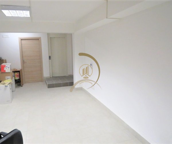locale commerciale in vendita ad Andria