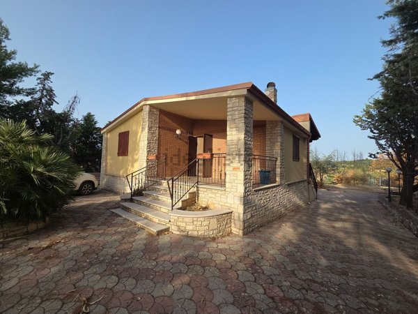 casa indipendente in vendita ad Andria