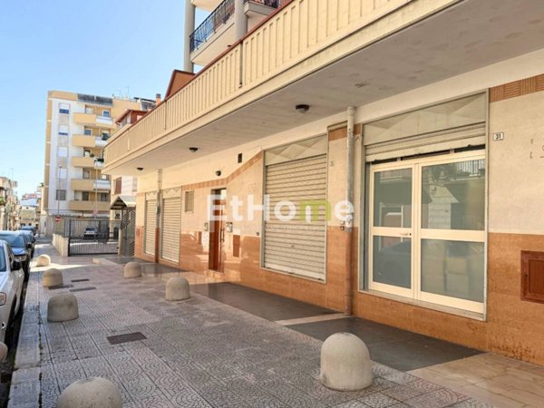 negozio in vendita ad Andria