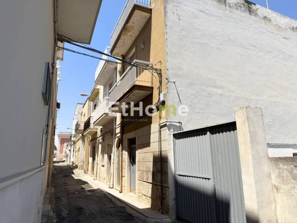 casa indipendente in vendita ad Andria in zona Centro Storico