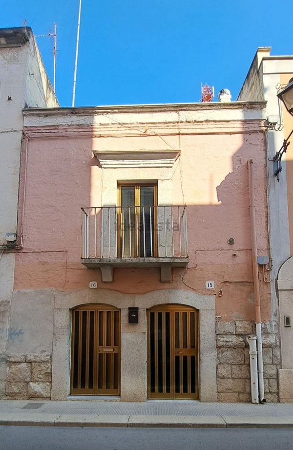 casa indipendente in vendita ad Andria in zona Centro Storico