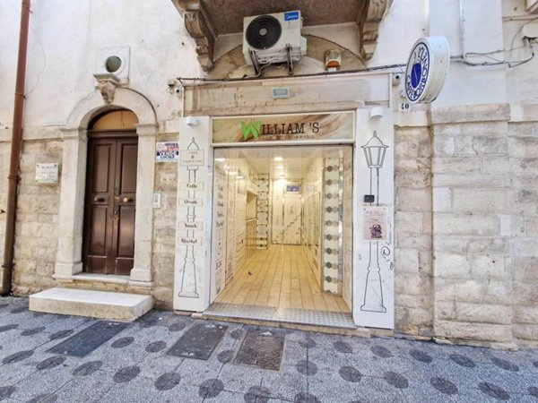 negozio in vendita ad Andria