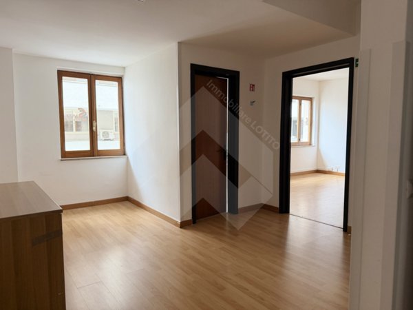 ufficio in vendita ad Andria