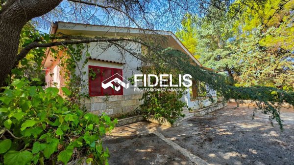 casa indipendente in vendita ad Andria in zona Troianelli