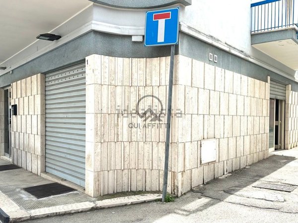box auto in vendita ad Andria