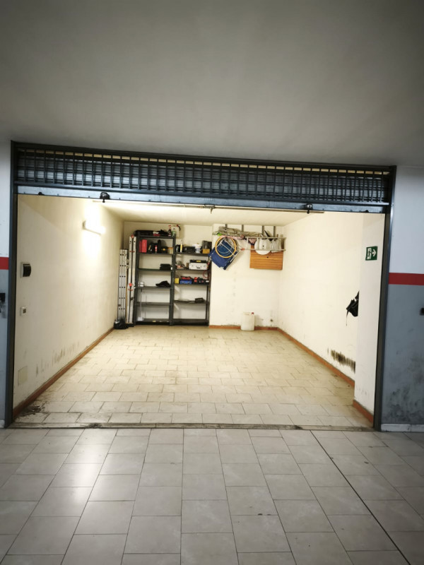 box auto in vendita ad Andria