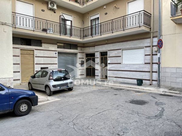 box auto in vendita ad Andria