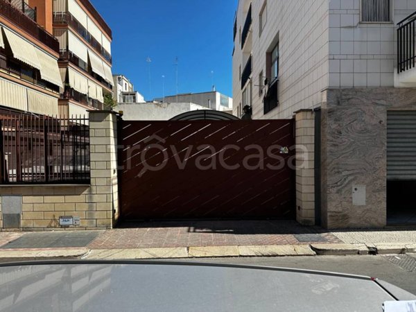 box auto in vendita ad Andria